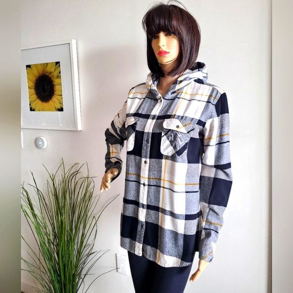 RIP ZONE Plaid Top - Picture 2 of 12